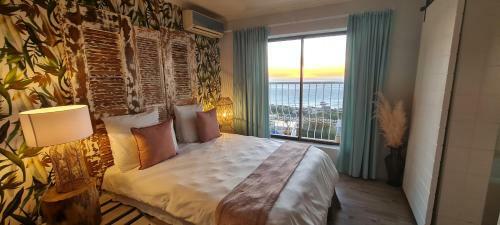Bed & Breakfast African Vibes Camps Bay