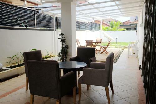 Natol Villa - Sydney
