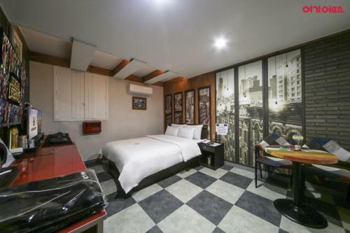 Sky Motel
