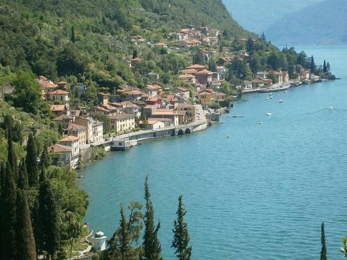 Casa In Riva Al Lago