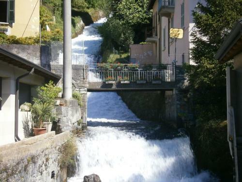 Casa In Riva Al Lago