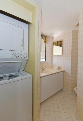 Hotel Breakers Oceanfront Boutique Resort On 27th