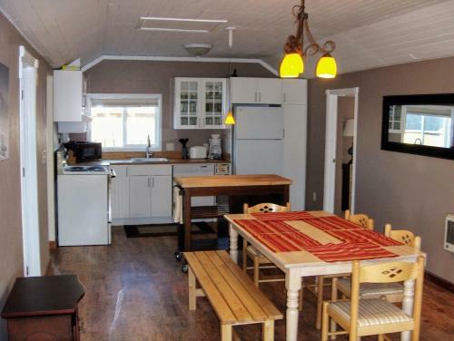 Hostal Historic 1920s Cabin