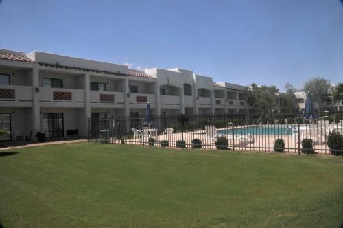 Posada Los Viajeros Inn