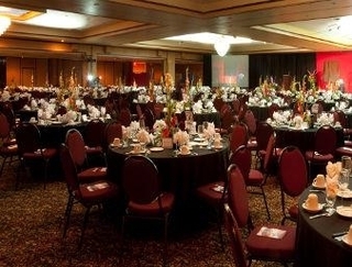 Hotel Ramada Convention Center Downtown Topeka