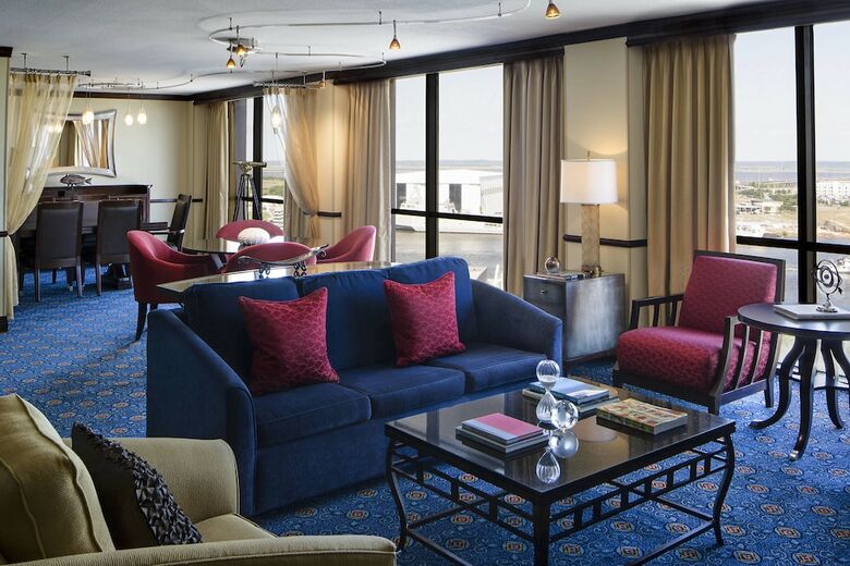 Renaissance Mobile Riverview Plaza Hotel
