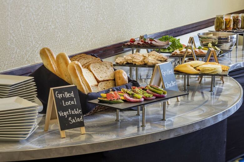 Renaissance Mobile Riverview Plaza Hotel