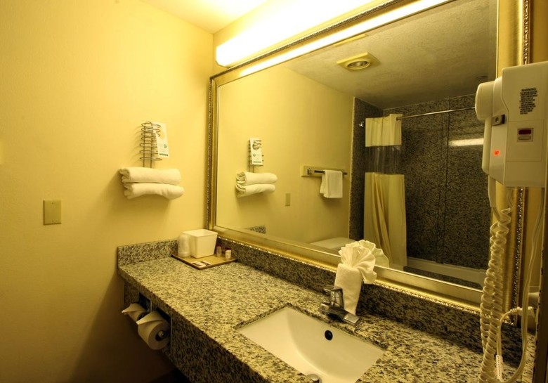 Hotel Sunburst Spa & Suites Motel