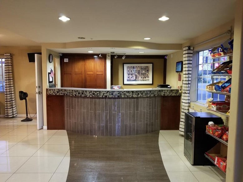 Hotel Sunburst Spa & Suites Motel