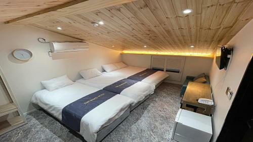 Hostal The Road Hotel
