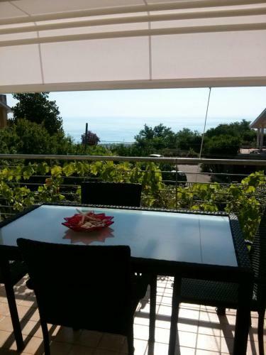 Casa Vista Mare Con Giardino