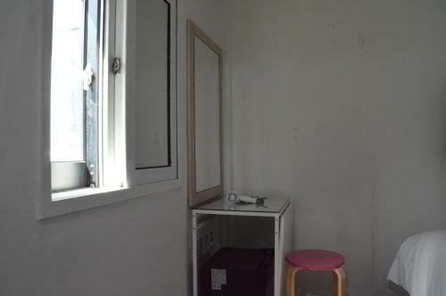 Hostal J Mini Hotel & House