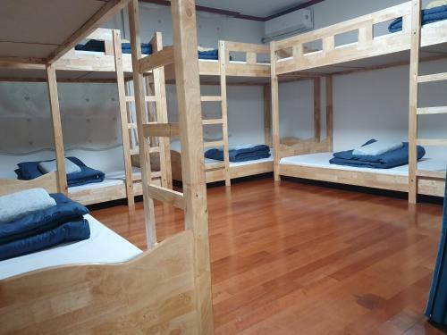 Hostal Ok Guesthouse