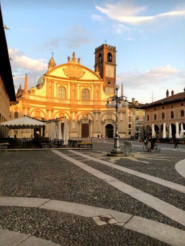 Apartamento Emma Home Adiacente Alla Piazza Ducale