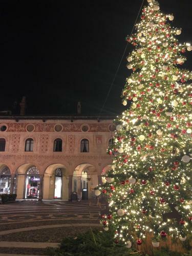 Apartamento Emma Home Adiacente Alla Piazza Ducale
