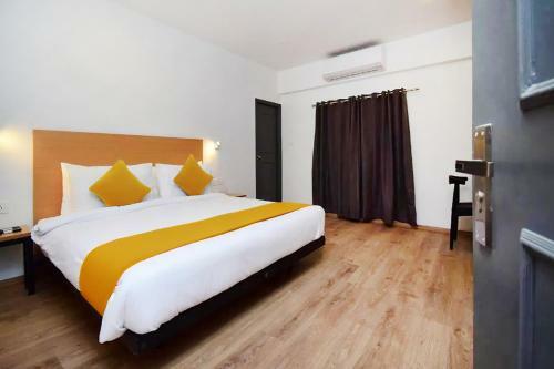 Fabhotel The Sky I