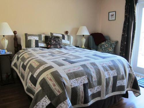 Twin Pines Bed And Breakfast