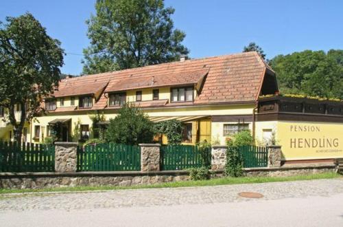 Hostal Pension Hendling