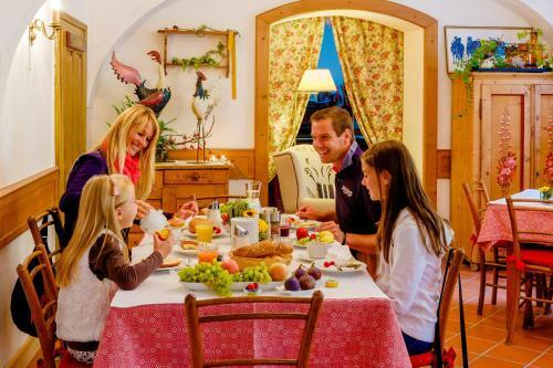Hostal Gasthof Br�uer - Familie Eibensteiner
