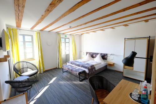 Hotel-restaurant-cafe Sch�ne Aussicht