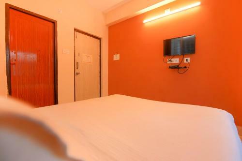 Hotel Fabexpress Ashraya Residency