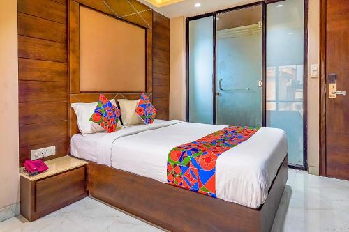 Fabhotel Eros 211
