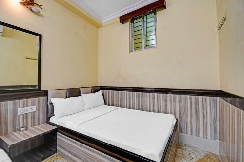 Oyo 84102 Hotel Delux