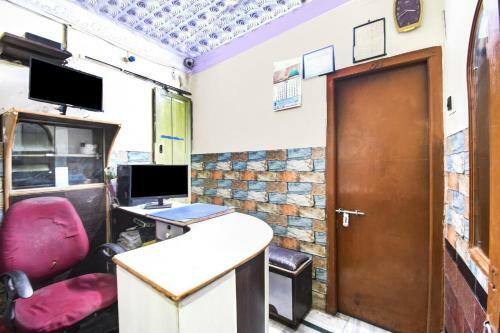 Oyo 84102 Hotel Delux