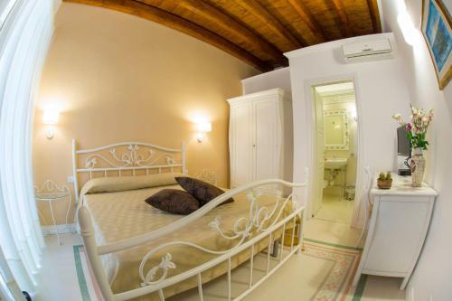 B&B Monsignore