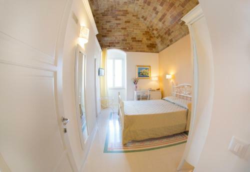 B&B Monsignore