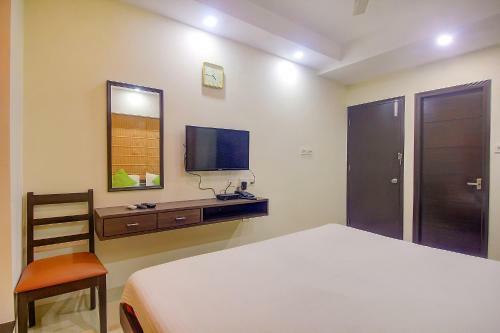 Fabhotel Four Seasons