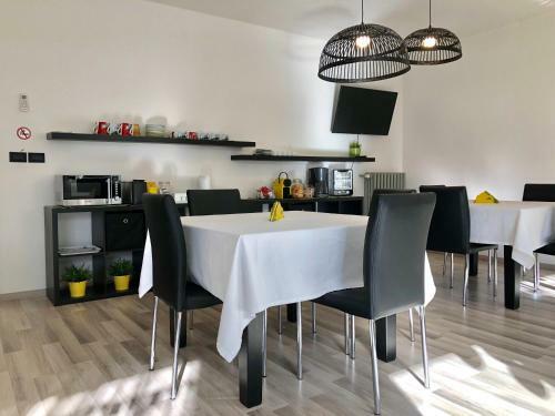 Hostal Guest House 296