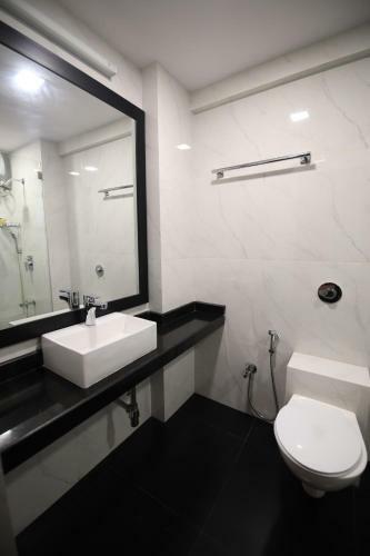 Bed & Breakfast Landmark Suites Bollywood Design Hotel