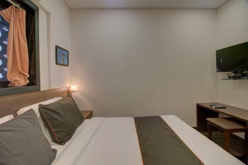 Collection O 247 Hotel Rosewood Arya Nagar