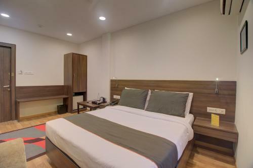 Collection O 247 Hotel Rosewood Arya Nagar