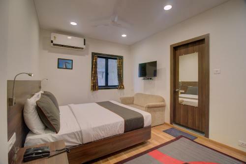 Collection O 247 Hotel Rosewood Arya Nagar