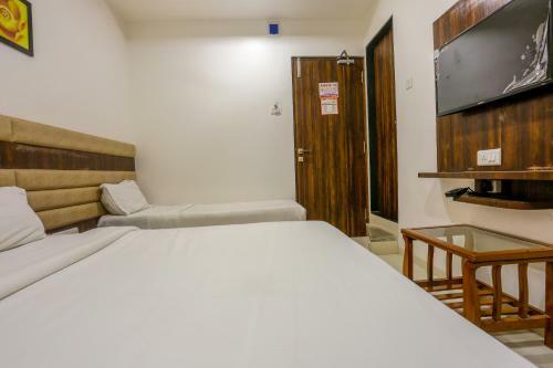 Hotel Fabexpress Elvis Inn