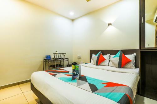 Hotel Fabexpress Adore Inn
