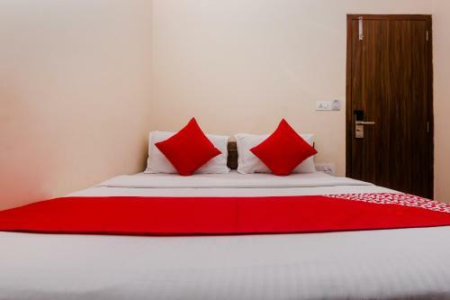 Hotel Oyo 28751 Aadya International