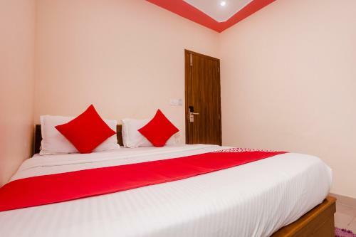 Hotel Oyo 28751 Aadya International