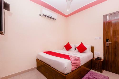 Hotel Oyo 28751 Aadya International