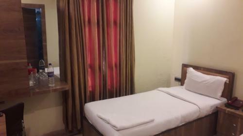 Hotel Shine Hospitality Crown