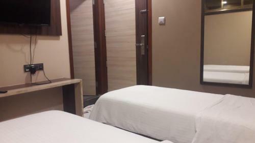 Hotel Shine Hospitality Crown
