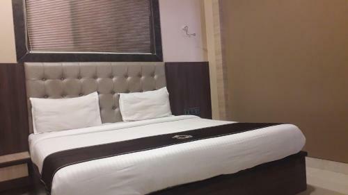 Hotel Shine Hospitality Crown