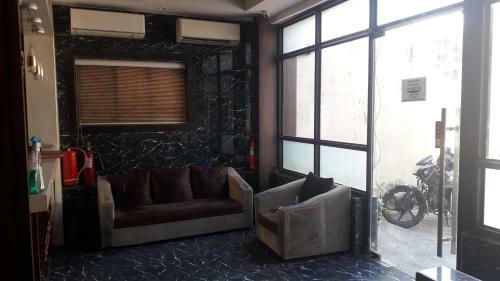Hotel Shine Hospitality Crown