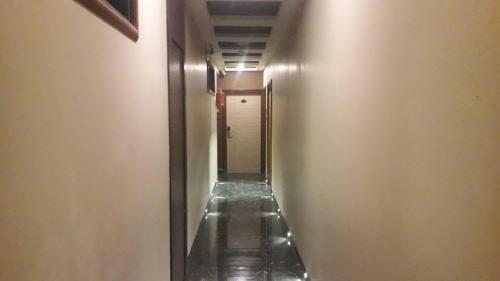 Hotel Shine Hospitality Crown