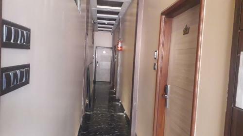 Hotel Shine Hospitality Crown