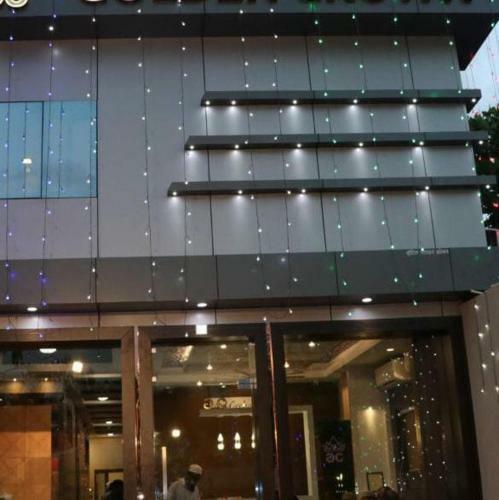 Hotel Shine Hospitality Crown