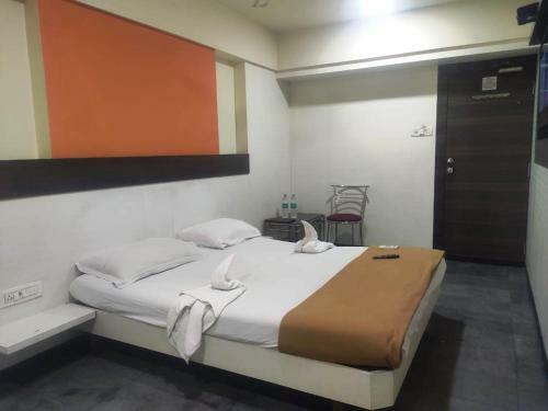 Hotel Mantra Lodging & Boarding