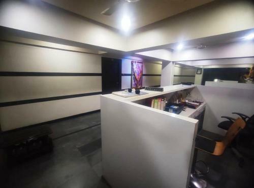 Hotel Mantra Lodging & Boarding